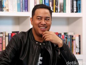 Ogah Prabowo, Males Jokowi, Kata Pandji Pragiwaksono Dituduh Kampanye Golput Ogah Prabowo, Males Jokowi, Kata Pandji Pragiwaksono Dituduh Kampanye Golput