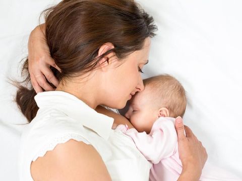 Jarang Terungkap, 9 Manfaat Menyusui untuk Bunda & Si Kecil