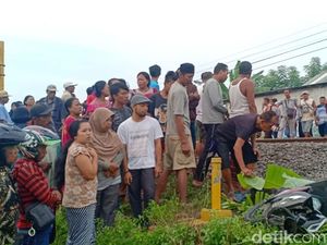 Kereta Api Sambar Motor yang Terabas Palang Pintu, Satu Orang Tewas