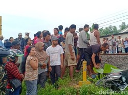 Kereta Api Sambar Motor yang Terabas Palang Pintu, Satu Orang Tewas