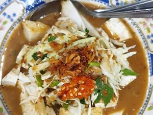 Pagi Ini Paling Nikmat Makan Kupat Tahu Magelang yang Gurih Pedas Pagi Ini Paling Nikmat Makan Kupat Tahu Magelang yang Gurih Pedas