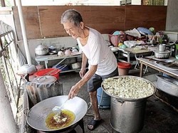 Tak Pernah Naik Harga Hampir 20 Tahun, Kedai Mie Ini Jual Pangsit Rp 350 Perak!