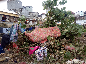 Warga Korban Banjir di Dompu NTB Belum Dapat Bantuan Pemerintah