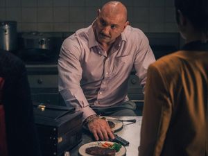 Jadi Lawan Main Iko Uwais, Ini Gaya Dave Bautista Saat Makan Taco