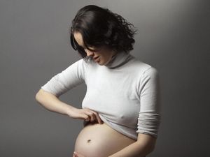 Dihamili Pria Kembar, Wanita Ini Bingung Siapa Ayah Anaknya Dihamili Pria Kembar, Wanita Ini Bingung Siapa Ayah Anaknya