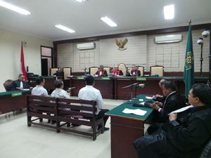 5 Terdakwa Kasus Suap Bupati Nonaktif Mojokerto Divonis Berbeda 5 Terdakwa Kasus Suap Bupati Nonaktif Mojokerto Divonis Berbeda