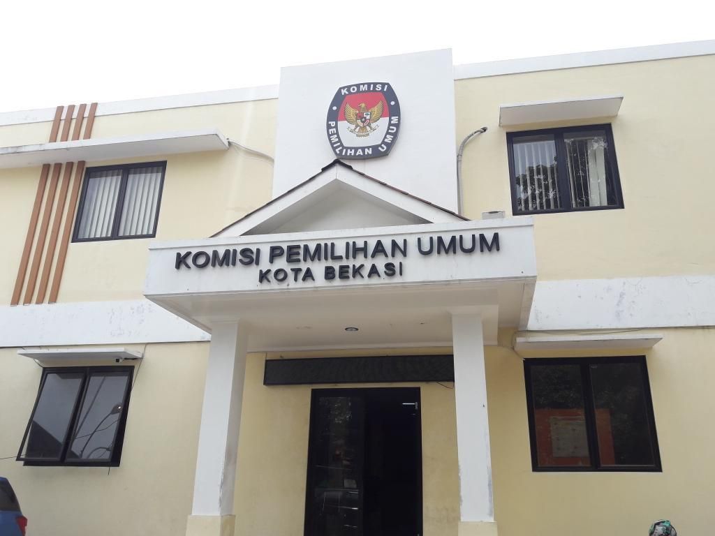 Ribuan Surat Suara di Bekasi Rusak, Berlubang hingga Terkena Tinta Ribuan Surat Suara di Bekasi Rusak, Berlubang hingga Terkena Tinta