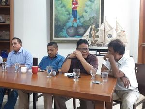 Bawa Nama Mega dan PDIP, Adhie Massardi Singgung Netralitas Polri