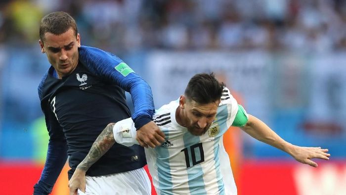 Antoine Griezmann batal gabung Barcelona karena Lionel Messi (Kevin C. Cox/Getty Images) Antoine Griezmann batal gabung Barcelona karena Lionel Messi (Kevin C. Cox/Getty Images)