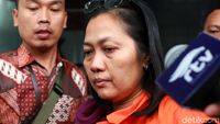 Wajah Sendu Indung Anak Buah Bowo Sidik Saat Diperiksa KPK