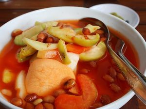 Asam Pedas 5 Asinan Bogor yang Bisa Bikin Merem Melek