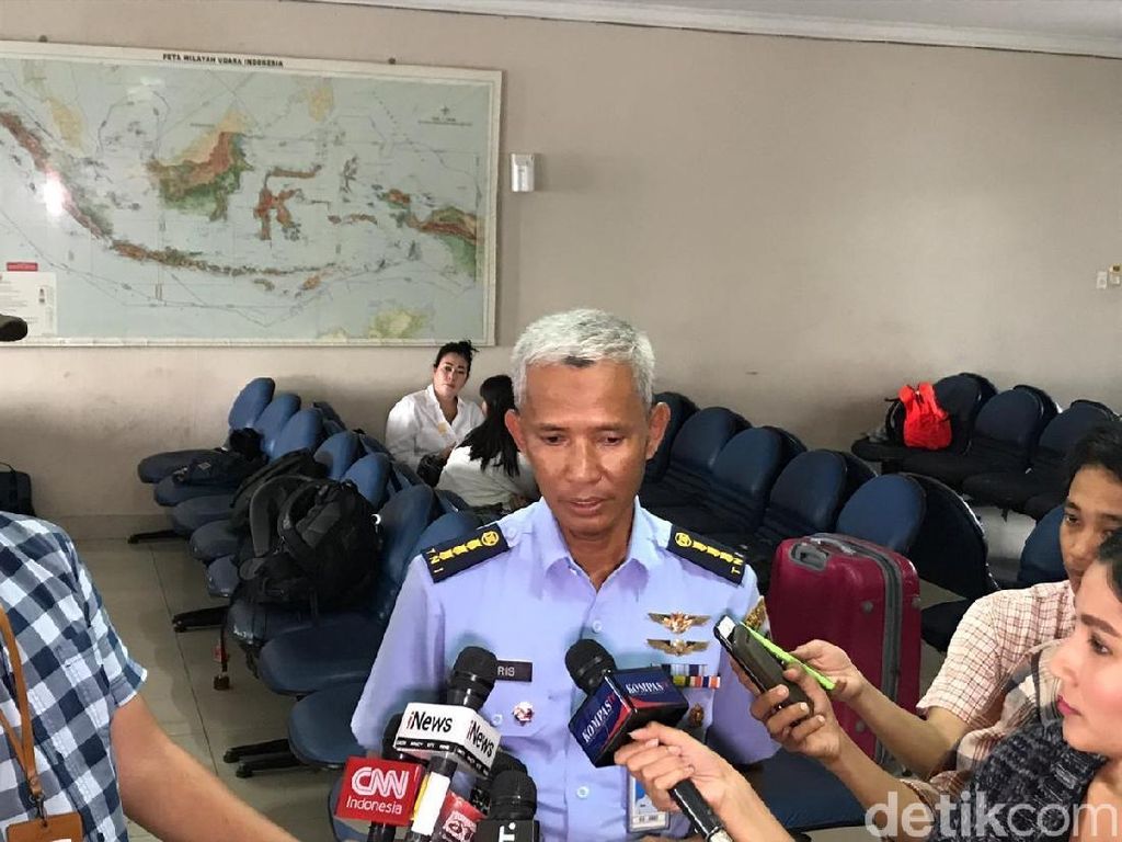 Klarifikasi TNI AU yang Dituding Halangi Pesawat Prabowo Klarifikasi TNI AU yang Dituding Halangi Pesawat Prabowo