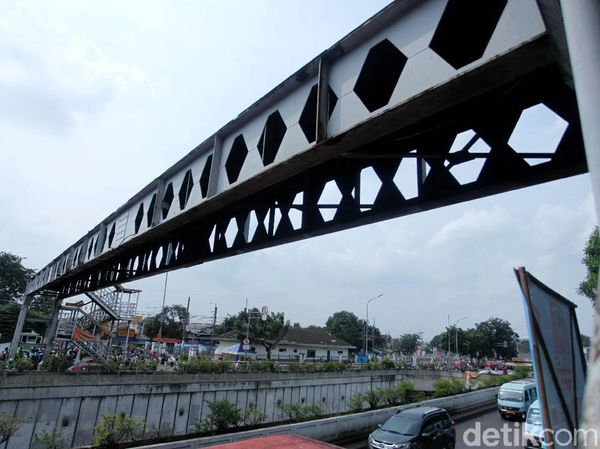 Hari Ini JPO Pasar Minggu Bakal Direvitalisasi