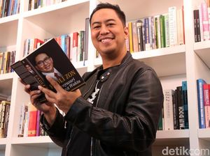 Diprotes, Pandji Pragiwaksono Akhirnya Ganti Judul Video Benci Hewan Gembel Diprotes, Pandji Pragiwaksono Akhirnya Ganti Judul Video Benci Hewan Gembel