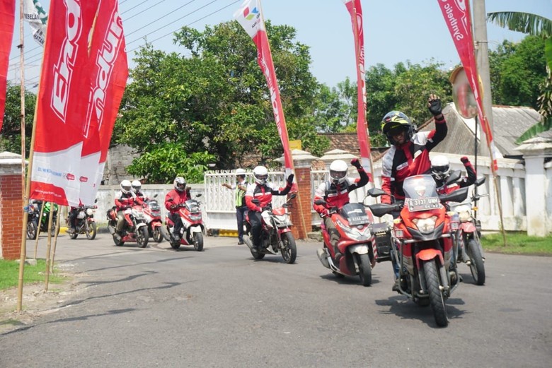 Tempuh 5.000 Km dari Sabang, Bikers Enduro Akhirnya Sampai di Gresik