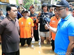 Disemprot Korban Banjir Dayeuhkolot, Ridwan Kamil: Enggak Masalah