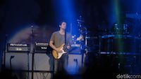 Aksi John Mayer Bius Para Penggemarnya di Jakarta