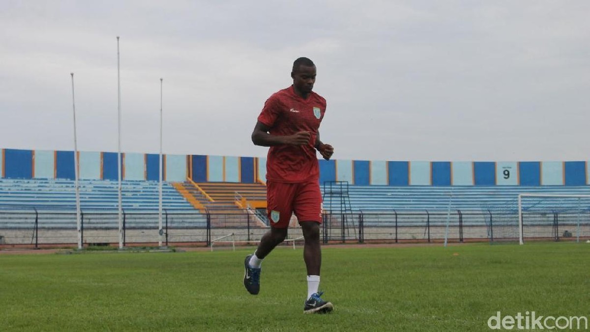 Washingtong Brandao dilepas Persela Lamongan. (Foto: Eko Sudjarwo/detikSport)