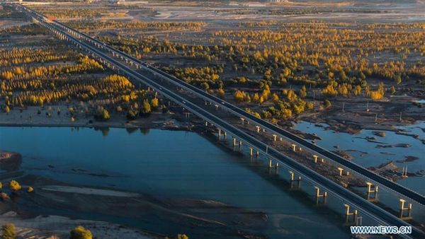 China Bangun Jalan Lintasi Gurun, Gunung hingga Laut