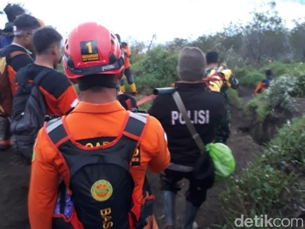 Pendaki Remaja Asal Sulawesi Tenggara Meninggal di Gunung Sumbing Pendaki Remaja Asal Sulawesi Tenggara Meninggal di Gunung Sumbing