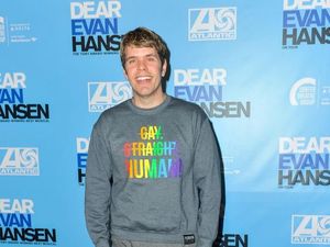 Perez Hilton Dirawat di RS Usai Live TikTok yang Bikin Geger