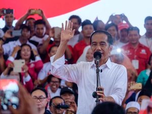 Kampanye di Asahan Sumut, Jokowi Cerita Dicegat Pendukung 1,5 Jam Kampanye di Asahan Sumut, Jokowi Cerita Dicegat Pendukung 1,5 Jam