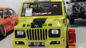 Kijang Doyok Bekas Pengangkut Pasir Jadi Bumblebee