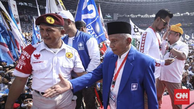 Jokowi Dituding Otoriter, Ngabalin Sebut Amien Penebar Kebenc