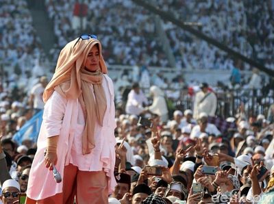 Momen Kebersamaan Neno Warisman dan Amien Rais yang Kini Pisah Jalan