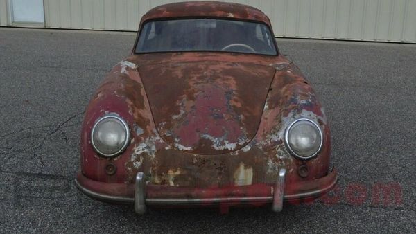 Mobil Karatan Seharga Rp 1 Miliar