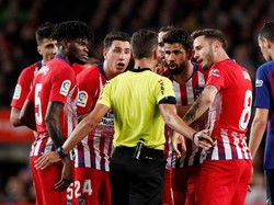 Diego Costa Dikartu Merah, Simeone: Pemain-Pemain Barca Juga Hina Wasit