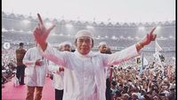 Salam Dua Jari! Deretan Artis yang Putihkan GBK Hari Ini
