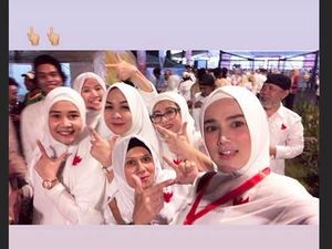 Salam Dua Jari, Mulan Jameela dan Emak-emak Ikut Kampanye Akbar 02
