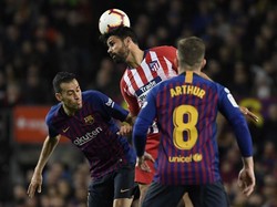 Dimainkan sebagai starter Atletico, striker kelahiran Brasil itu hanya bermain selama 28 menit di atas lapangan Camp Nou. Foto: Lluis Gene / AFP