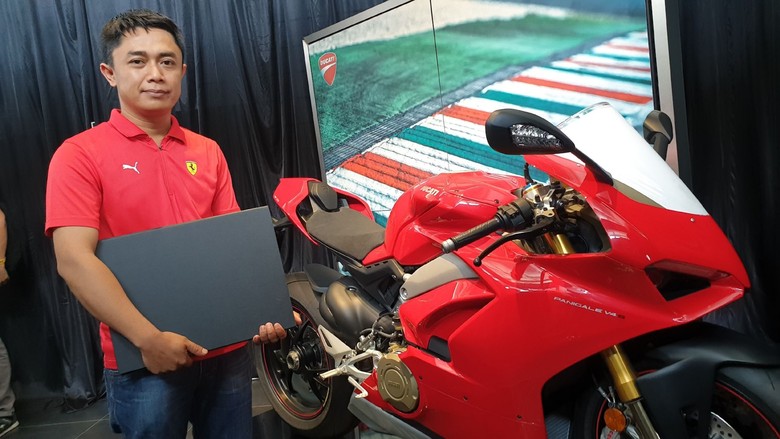 Nih Pemilik Pertama Ducati Panigale V4S di Indonesia, Belinya Nyicil Gan !