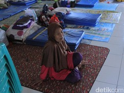 Cerita Titi Korban Banjir Dayeuhkolot 1 Bulan di Pengungsian