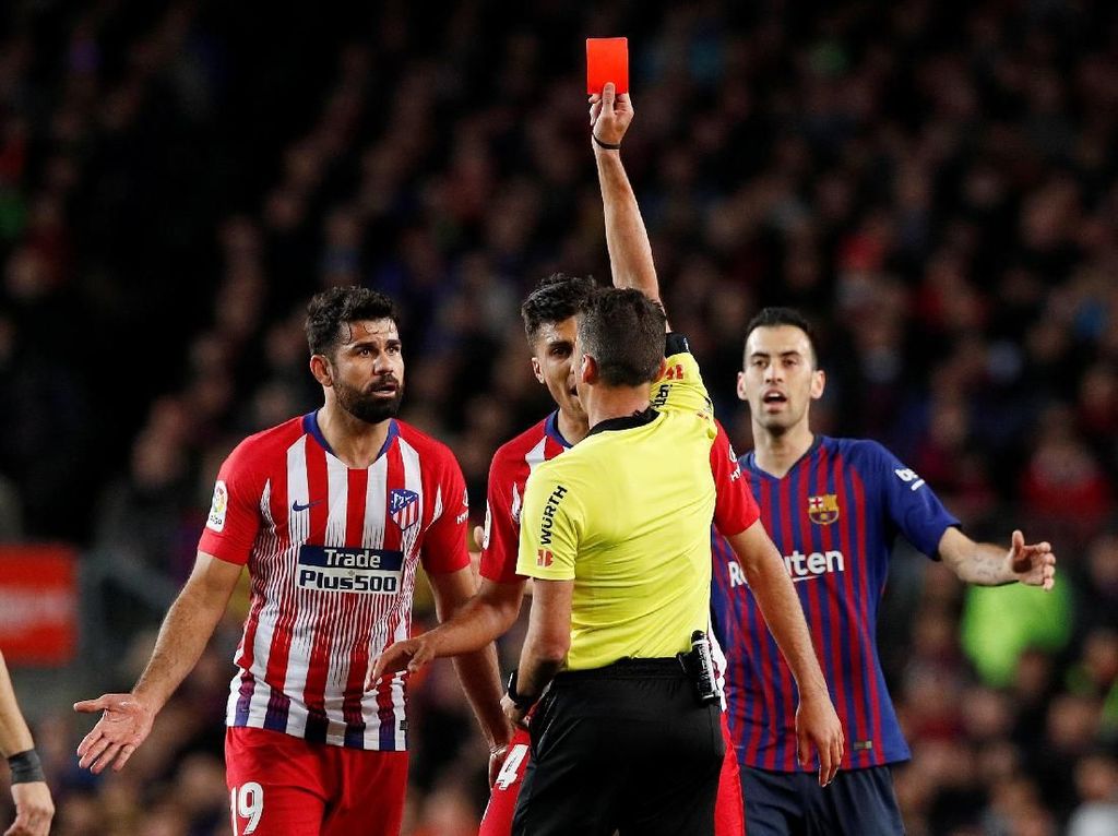 Menghina Wasit dan Ibunya yang Bikin Diego Costa Dikartu Merah Menghina Wasit dan Ibunya yang Bikin Diego Costa Dikartu Merah