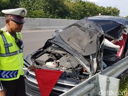 MPV Serempet Truk di Tol Ngawi-Solo, 1 Orang Meninggal