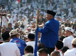 Paradoks Politik People Power
