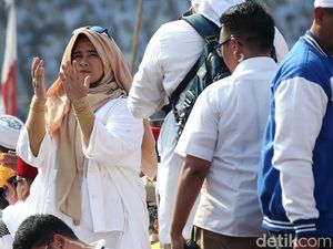 Profil Neno Warisman yang Mundur dari Partai Ummat Profil Neno Warisman yang Mundur dari Partai Ummat