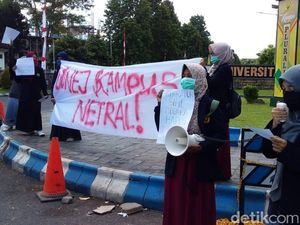 Diduga Ada Kepentingan Politik, Menristekdikti Dihadang Mahasiswa Jember Diduga Ada Kepentingan Politik, Menristekdikti Dihadang Mahasiswa Jember