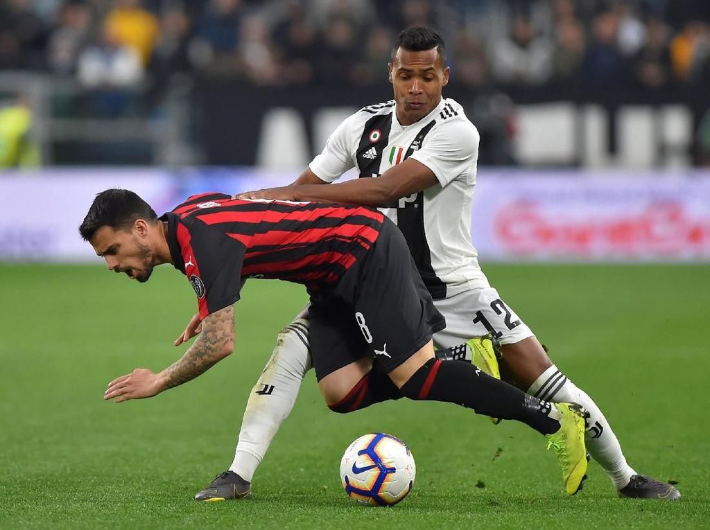 AC Milan Kalah, Wasit Disalahkan AC Milan Kalah, Wasit Disalahkan