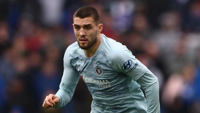 Manajer Chelsea Maurizio Sarri ingin Mateo Kovacic dipermanenkan. (Foto: Stu Forster / Getty Images) Manajer Chelsea Maurizio Sarri ingin Mateo Kovacic dipermanenkan. (Foto: Stu Forster / Getty Images)