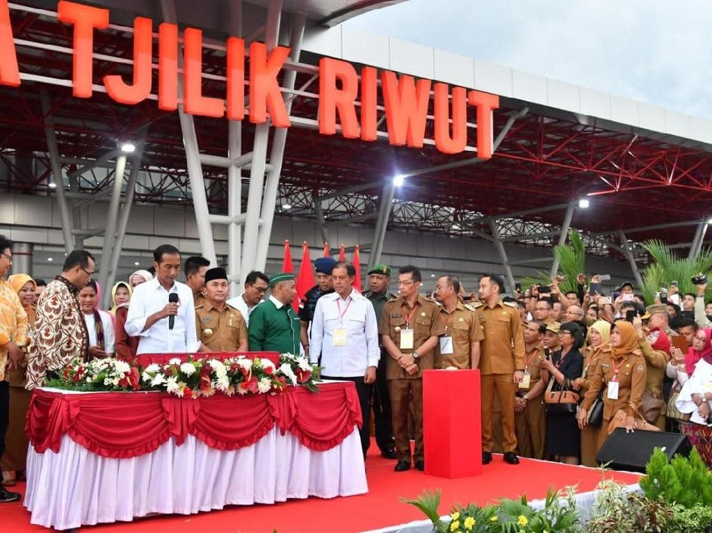 Resmikan Terminal Baru Bandara Tjilik Riwut, Jokowi: Besar Sekali Resmikan Terminal Baru Bandara Tjilik Riwut, Jokowi: Besar Sekali