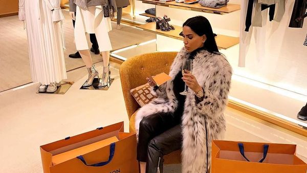 Gaya Mewah Crazy Rich Rusia yang Dihujat Karena Cekoki Babi dengan Coca Cola