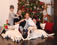 Celine Dion dan anak-anaknya saat perayaan natal tahun lalu/