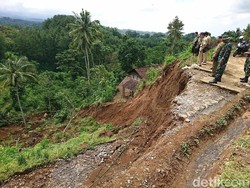 Longsor Ancam Rumah Penduduk di Kaki Gunung Wilis Tulungagung