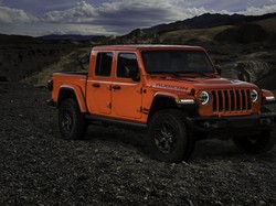 Jeep Pikap Berharga Rp 800 Jutaan Ludes Terjual Dalam Sehari