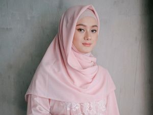 Cantiknya Dinda Hauw, Bintang Surat Kecil untuk Tuhan yang Kini Berhijab Cantiknya Dinda Hauw, Bintang Surat Kecil untuk Tuhan yang Kini Berhijab