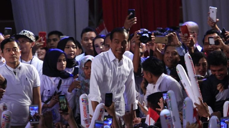 Kampanye di Kalteng, Jokowi Pamer Perluasan Bandara Tjilik Riwut